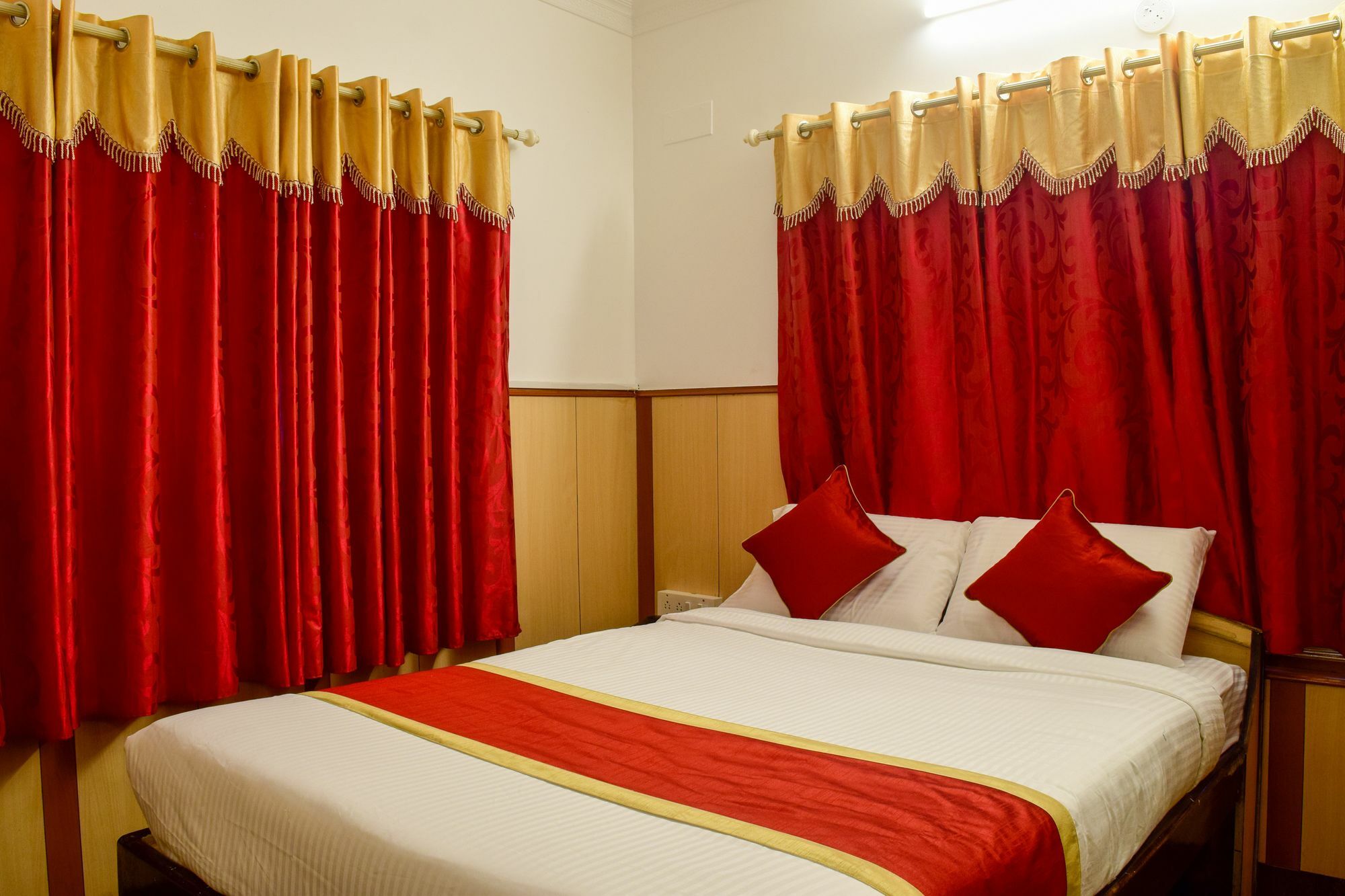 Fabhotel Shivaals Residency - Rajajinagar Bangalore Exterior foto