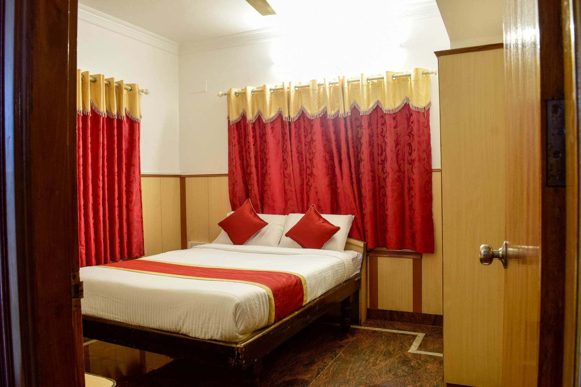 Fabhotel Shivaals Residency - Rajajinagar Bangalore Exterior foto